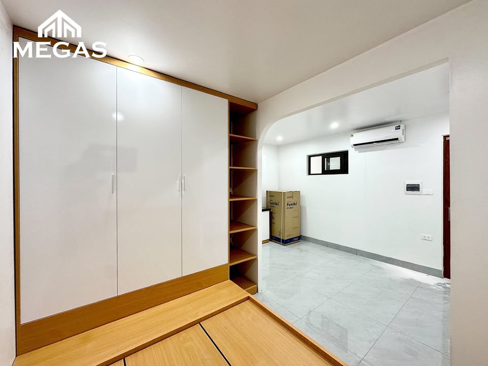 Nhà cho thuê Cầu Giấy 40m² giá thỏa thuận - Studio hiện đại, đầy đủ nội thất!