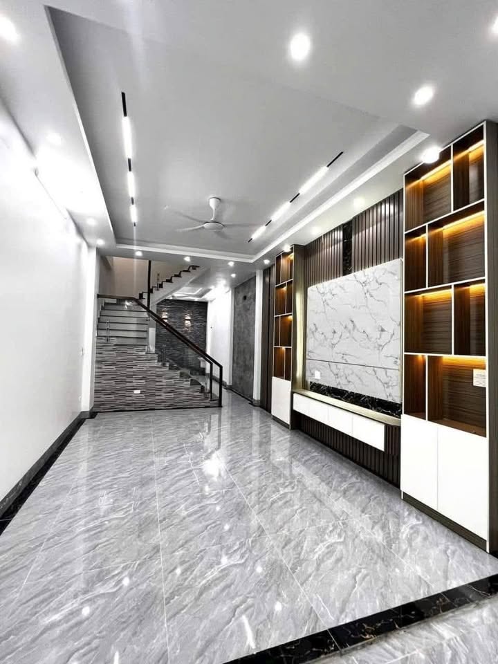 Nhà 3,5 tầng đường Phạm Ngũ Lão 72m² giá 5.5 tỷ - Thiết kế hiện đại, sẵn sàng ở ngay!