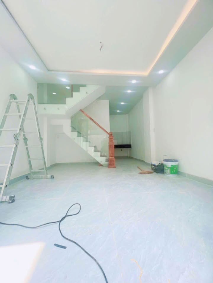 Nhà bán gấp Bến Vân Đồn, Quận 4, 22m² giá 2.9 tỷ - An ninh và tiện nghi tuyệt vời!