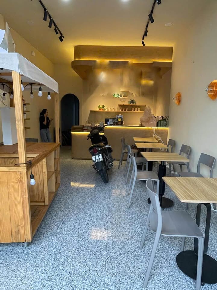 Cho thuê nhà 3 tầng đường Lê Đình Lý 84m² giá 24 triệu - Vị trí đắc địa, kinh doanh thuận lợi!