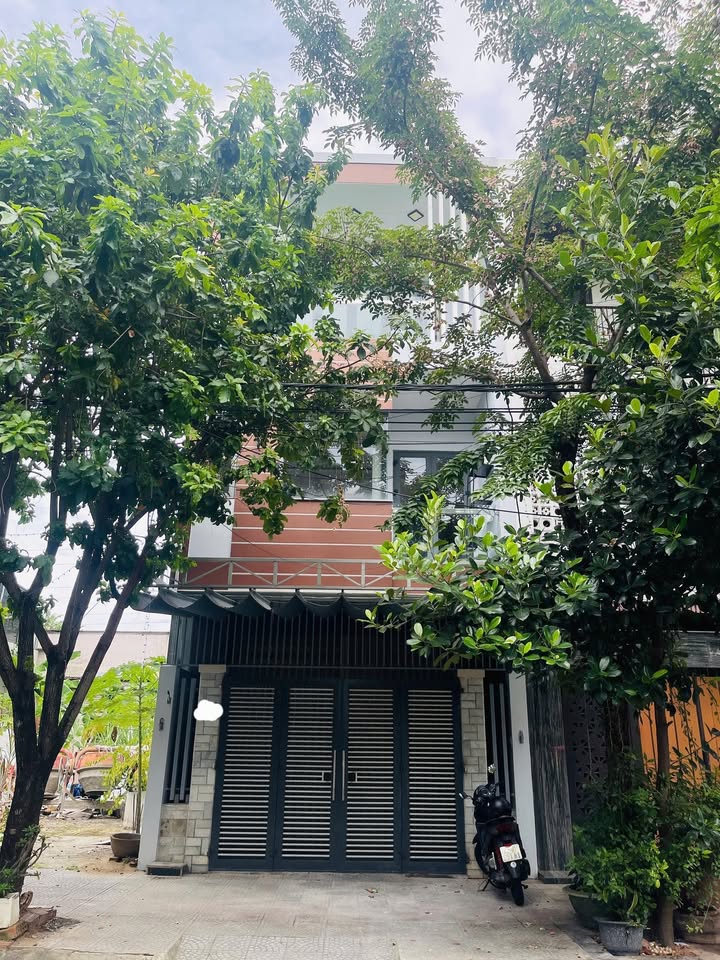 Nhà 3 tầng cho thuê mặt tiền Nguyễn Hiến Lê, Hòa Xuân 100m² - Phù hợp ở và làm văn phòng!