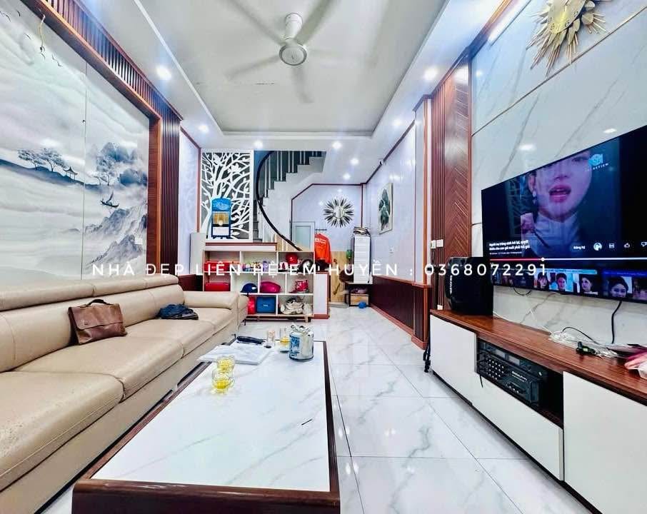 Nhà 5 tầng Ngõ 79 Cầu Giấy 38m² giá 7 tỷ - Gần công viên, khu dân trí cao!