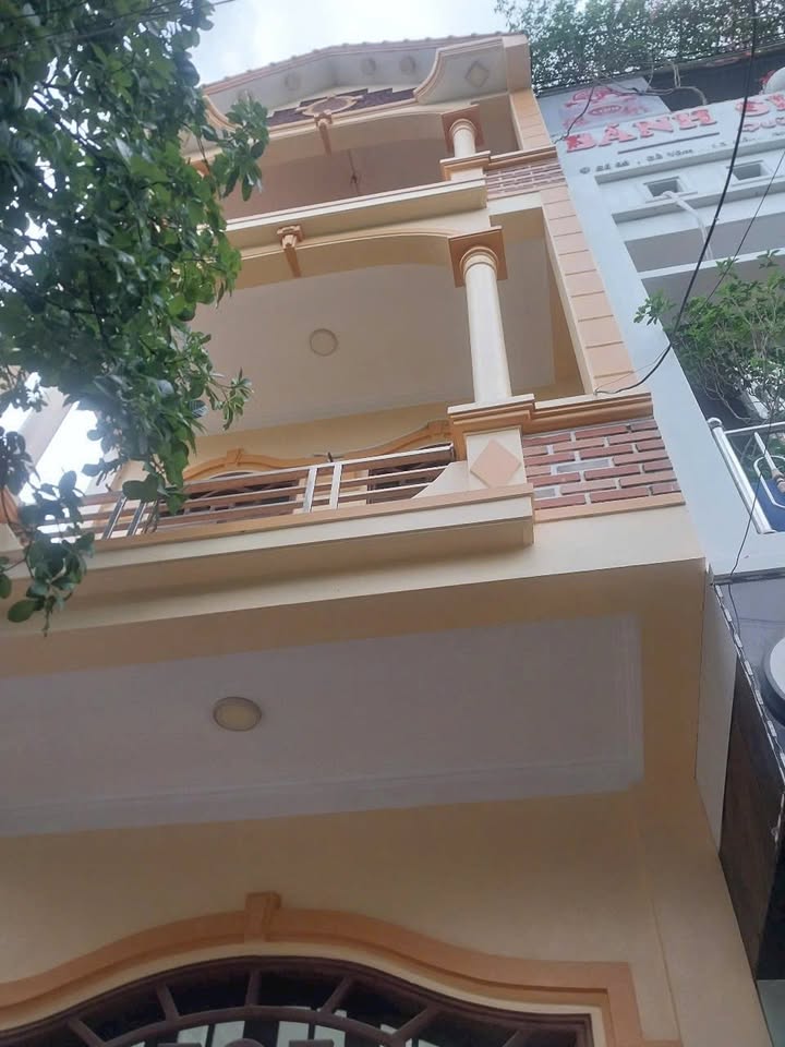 Nhà 3 tầng Đường Đề Yêm, Phủ Lý, 72m² giá 5 tỷ - Vị trí đắc địa, sổ đỏ chính chủ!