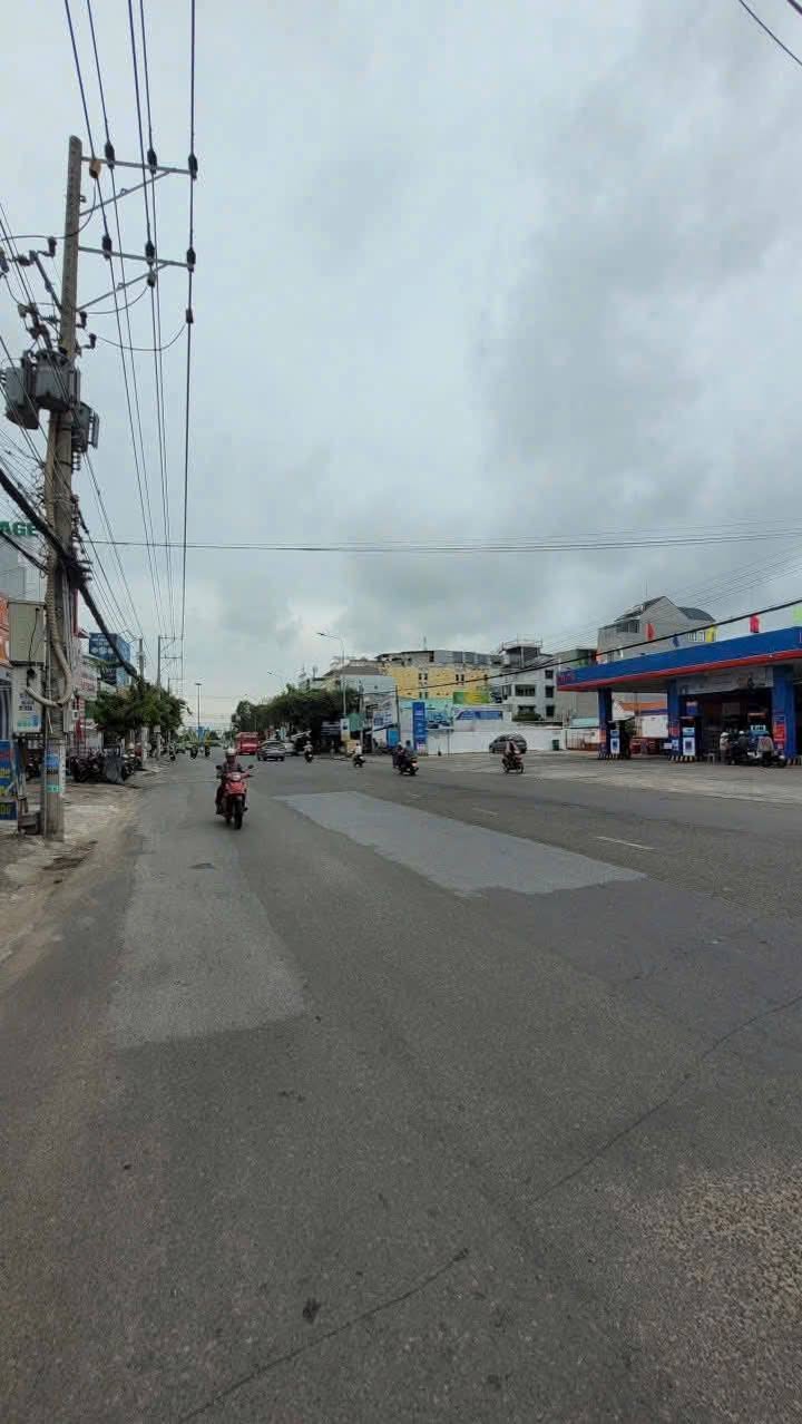 Nhà mặt tiền kinh doanh Trần Hưng Đạo, Phú Thủy 420m² giá 33 tỷ - Vị trí đắc địa cho đầu tư!