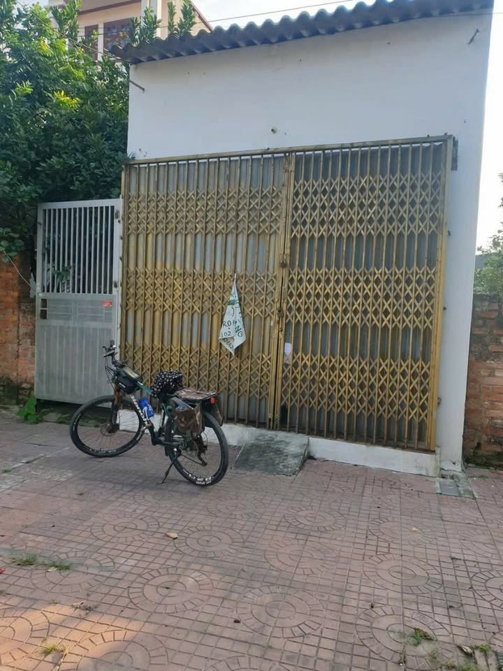 Nhà cấp 4 và 5 phòng trọ trên mặt đường Nguyễn Văn Linh 148m² giá 3 tỷ - Tiềm năng kinh doanh lớn!