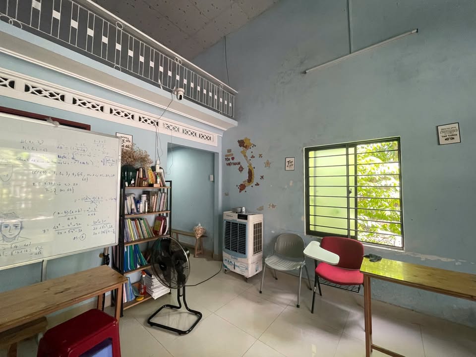 Nhà cấp 4 hẻm 160 Trần Hưng Đạo 100m² giá 1.8 tỷ - Hẻm ô tô thông thoáng!