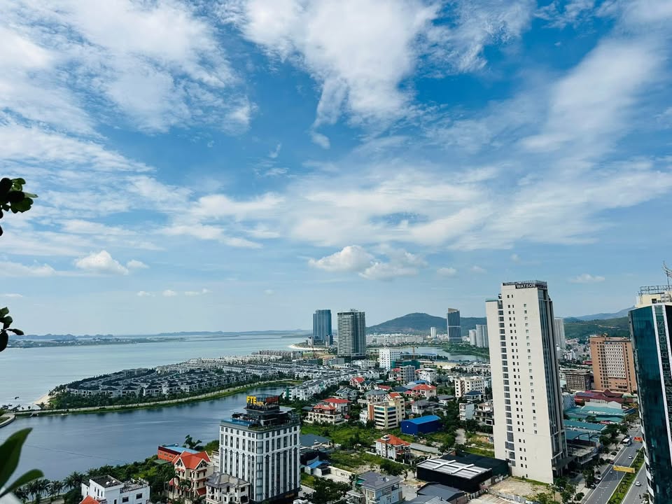 Căn hộ Newlife Tower Hạ Long 72.7m² giá 2.55 tỷ - View thoáng, ban công rộng