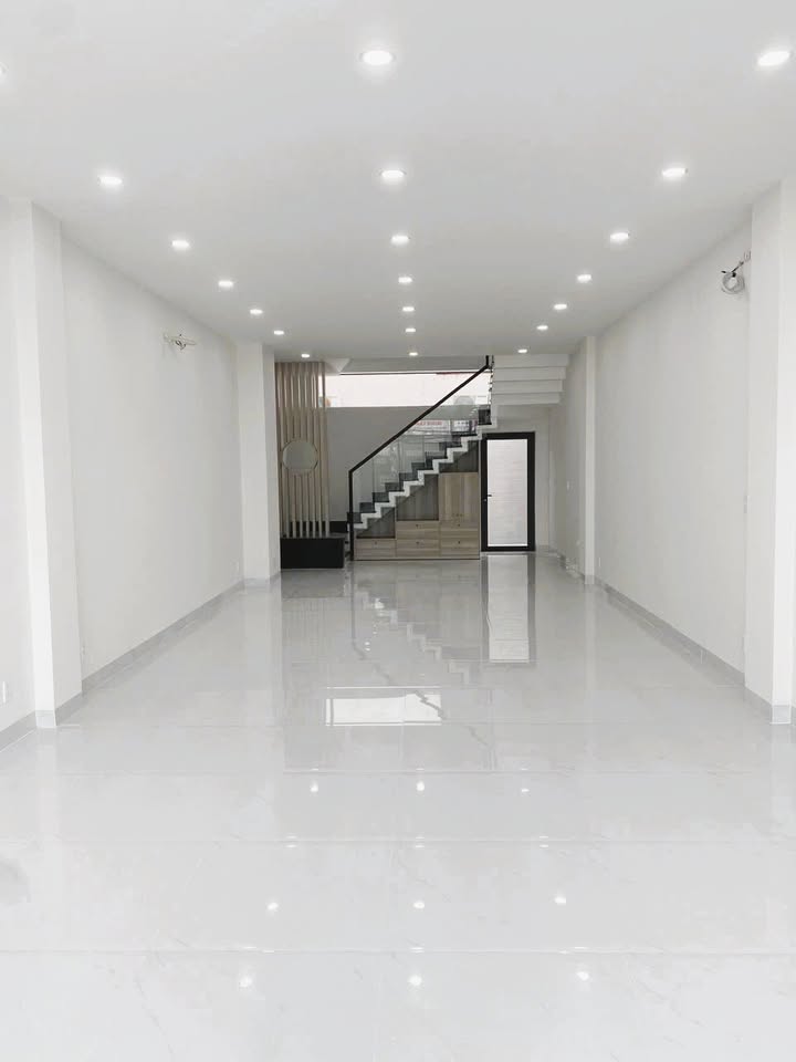 Nhà phố cho thuê mặt tiền Nguyễn Duy Trinh, Q2 - Diện tích 100m², giá 36 triệu/tháng - Mặt bằng kinh doanh vip!