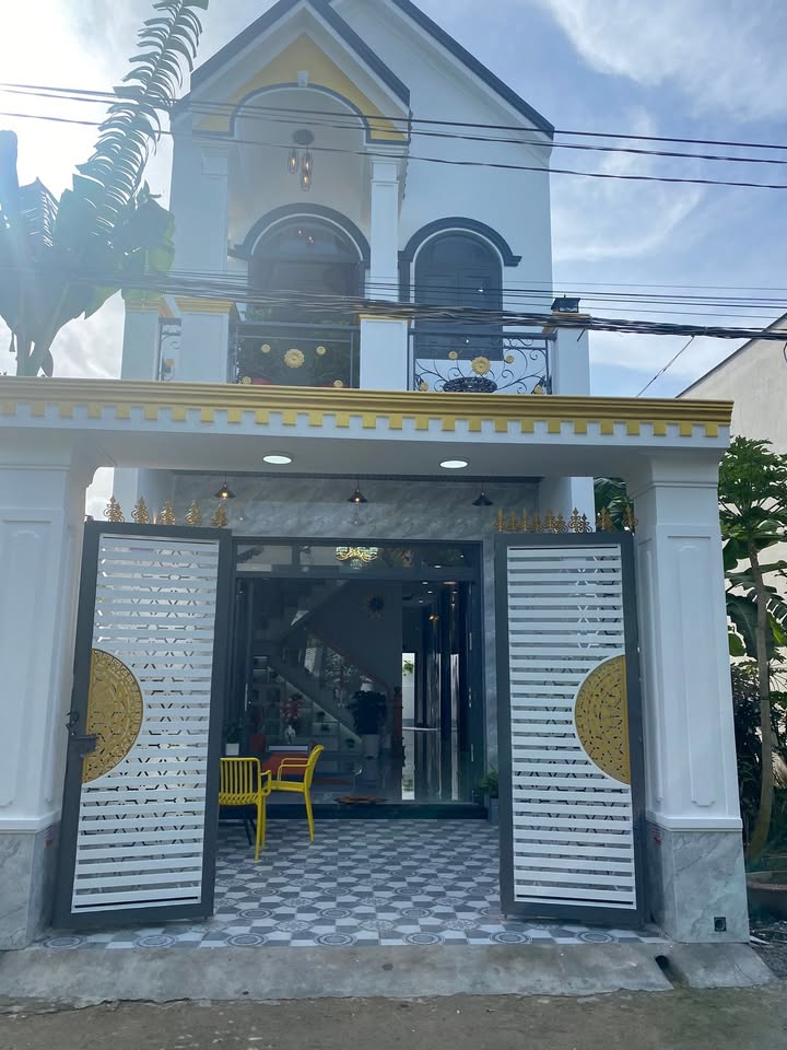 Nhà bán Tân Kim, Cần Giuộc 85.5m² giá 2.85 tỷ - Sổ hồng chính chủ, xe hơi ra vào thoải mái!