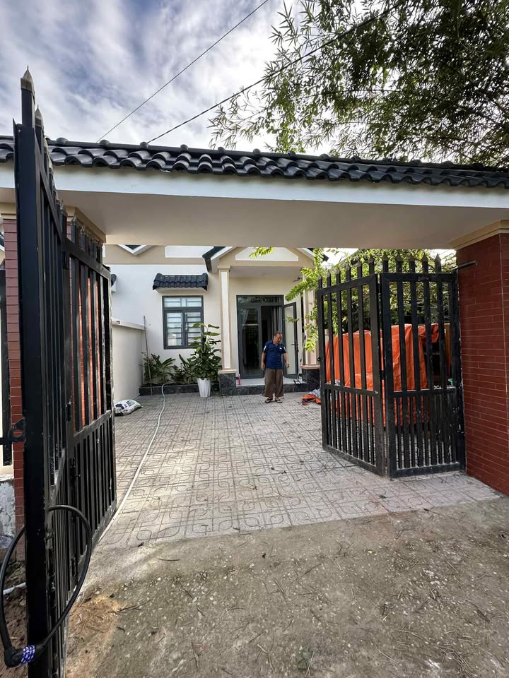 Nhà cho thuê khu Cây Thông Ngoài, Phú Quốc - 2 phòng ngủ, giá chỉ 7 triệu/tháng - Dọn vào ở ngay!