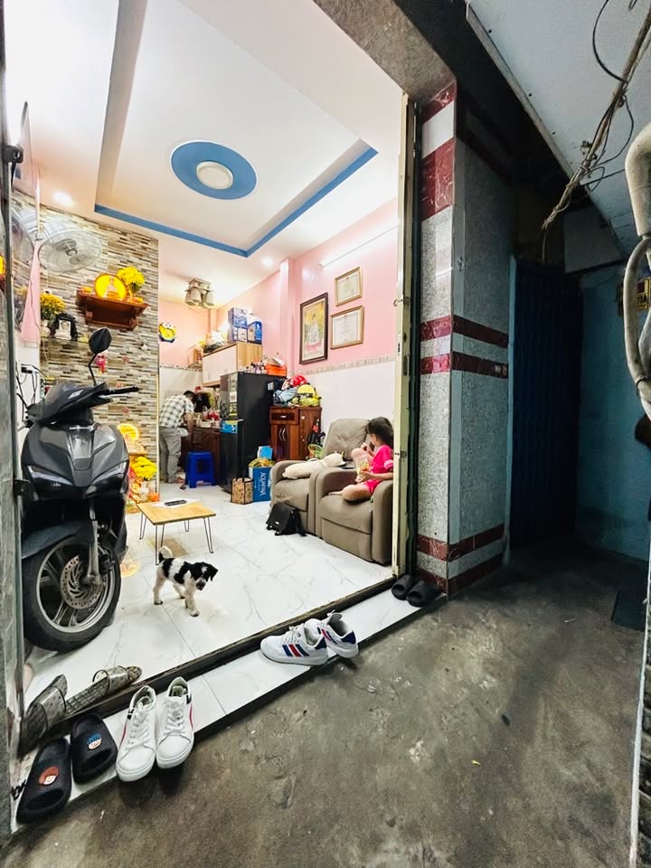 Nhà riêng Hẻm 95 Lê Văn Lương, Quận 7, 20m² giá 2 tỷ - Pháp lý sạch, gần hẻm xe hơi!