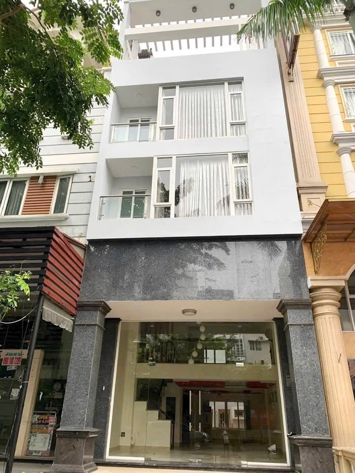 Nhà phố mặt tiền 22 Cao Triều Phát, quận 7, diện tích 111m² - Cơ hội thuê hấp dẫn!