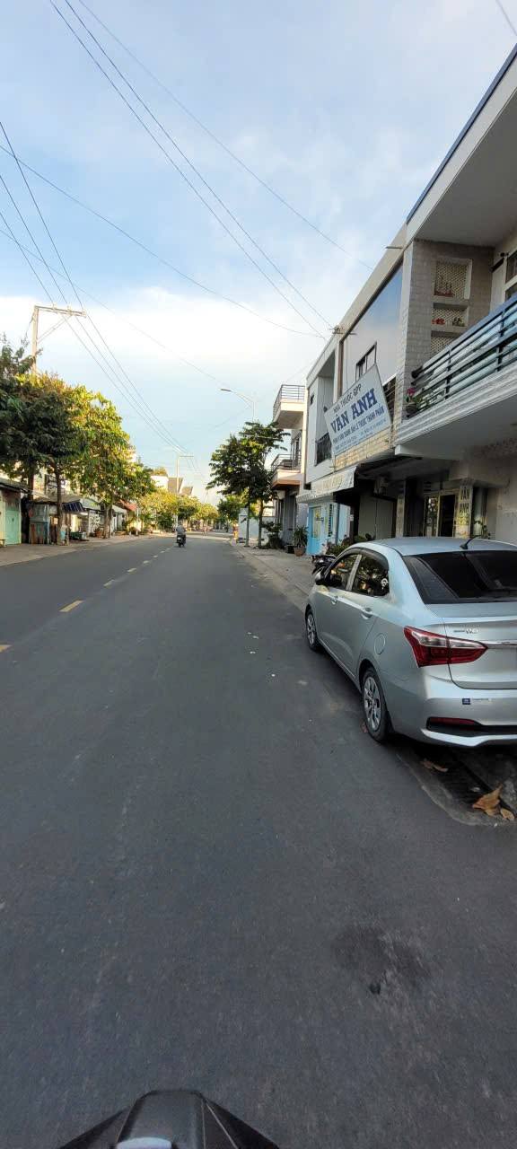 Nhà đẹp Phường 5, Vĩnh Long 97m² giá 1.4 tỷ - Dân cư đông đúc, tiện ích xung quanh!