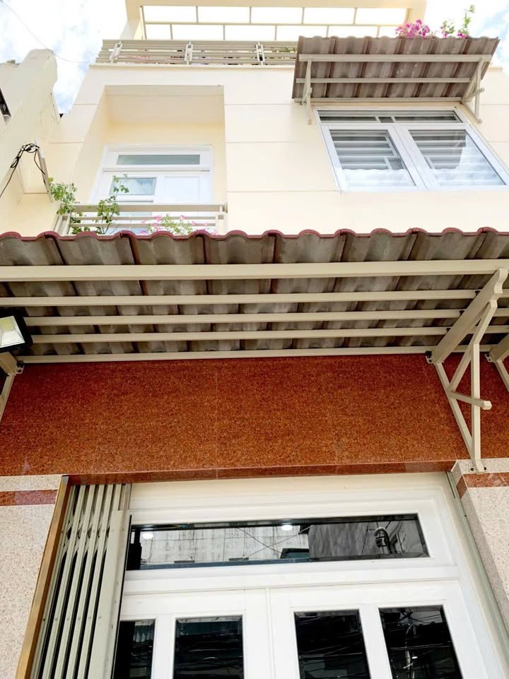 Nhà phố tại Mỹ Bình, Long Xuyên 52m² giá 2 tỷ - An ninh tốt, tiện ích đầy đủ!