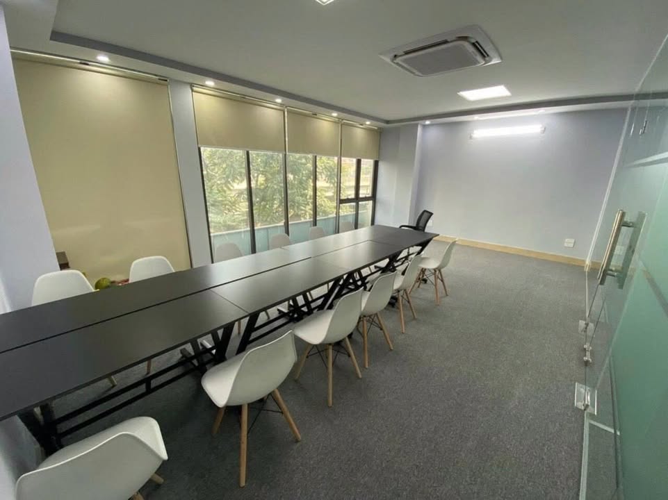 Văn phòng cho thuê tại Trần Thái Tông, Cầu Giấy 35m² giá chỉ 5 triệu - Tiện nghi đầy đủ!