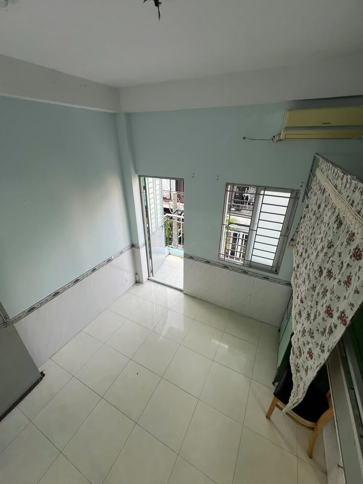 Cho thuê phòng tại Tân Phú 4.2 triệu - Ban công rộng, gần Aeon Tân Phú!