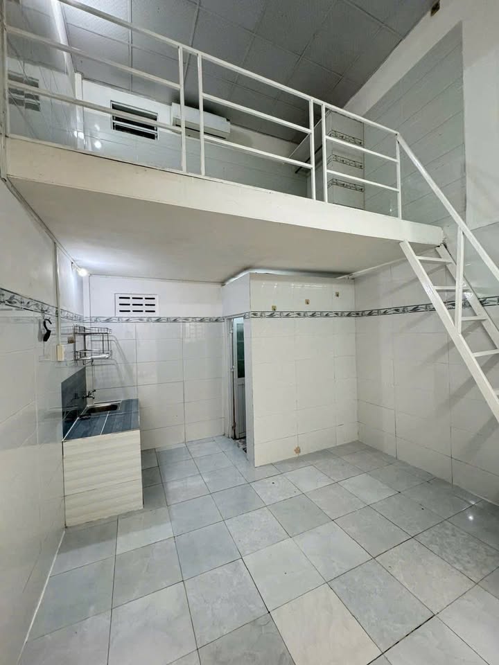 Phòng trọ hẻm đường 3/2, An Bình 25m² giá 2.3 triệu - Dễ dàng di chuyển và an ninh tốt!