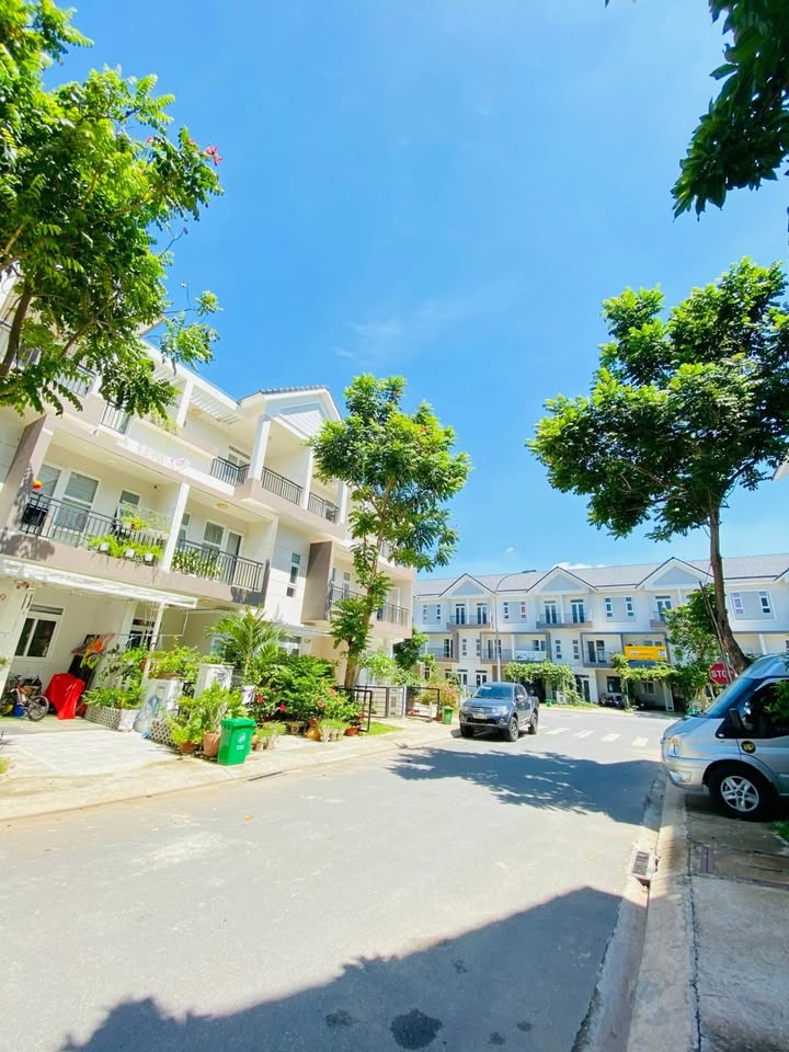 Townhouse Park Riverside Q9 82.5m² giá 11 tỷ - Thiết kế sang trọng, tiện ích đầy đủ!