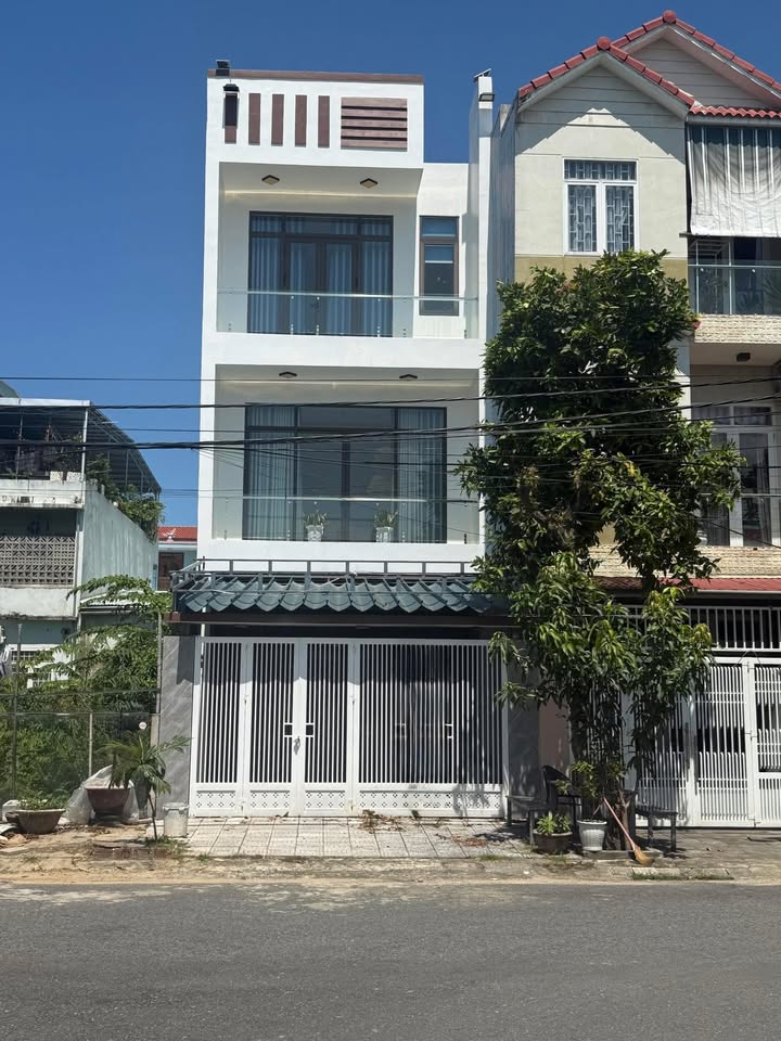Nhà 3 tầng mặt tiền 5.5m Hòa Minh, Liên Chiểu 90m² giá 5.5 tỷ - Đầu tư sinh lời ngay!