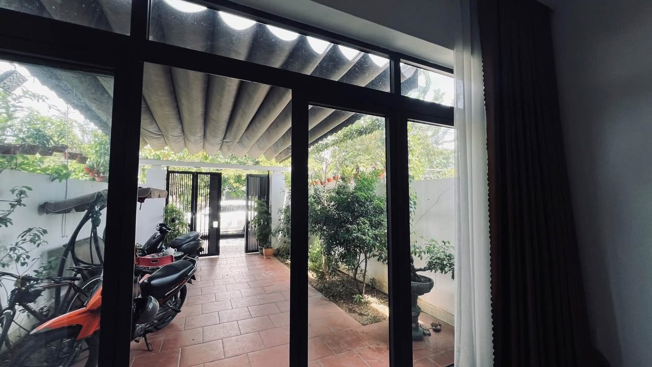 Nhà 3 tầng Hòa Quý, Đà Nẵng 105m² giá 7.35 tỷ - Đường rộng, đầy đủ nội thất!