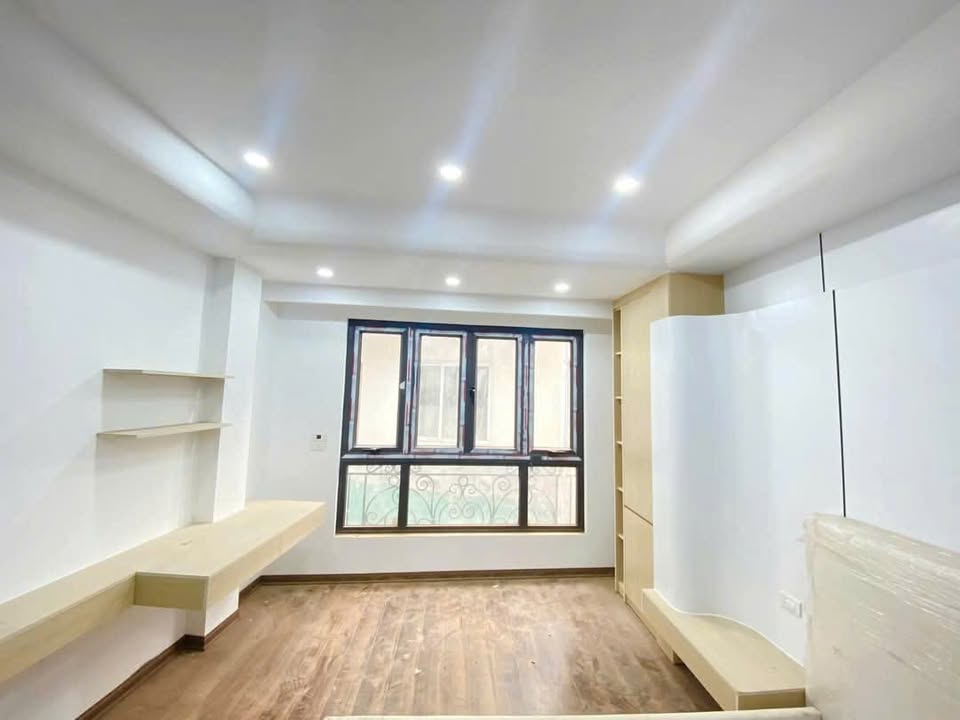 Nhà đẹp 6 tầng tại quận Ba Đình 37m² giá 11.3 tỷ - Gần Lăng Bác!