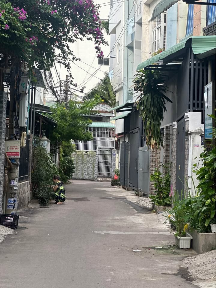 Nhà phố đường ô tô Thông Hoàng Văn Thụ, Quy Nhơn 40m² giá 2 tỷ - Tiện nghi đầy đủ!