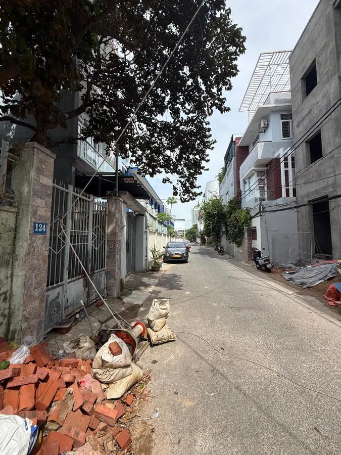 Bán đất tặng nhà cấp 4 mặt tiền Phạm Quang Ảnh, Sơn Trà, Đà Nẵng - Vị trí đẹp, thương lượng tốt!