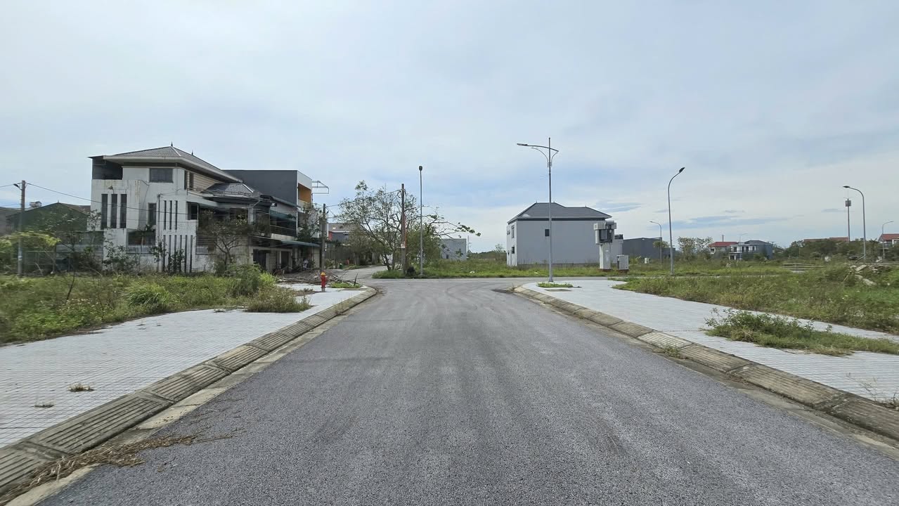 Đất nền đẹp Khu Tây Tân Học, TP Hà Tĩnh 150m² giá 3 tỷ - Cơ hội đầu tư sinh lời!