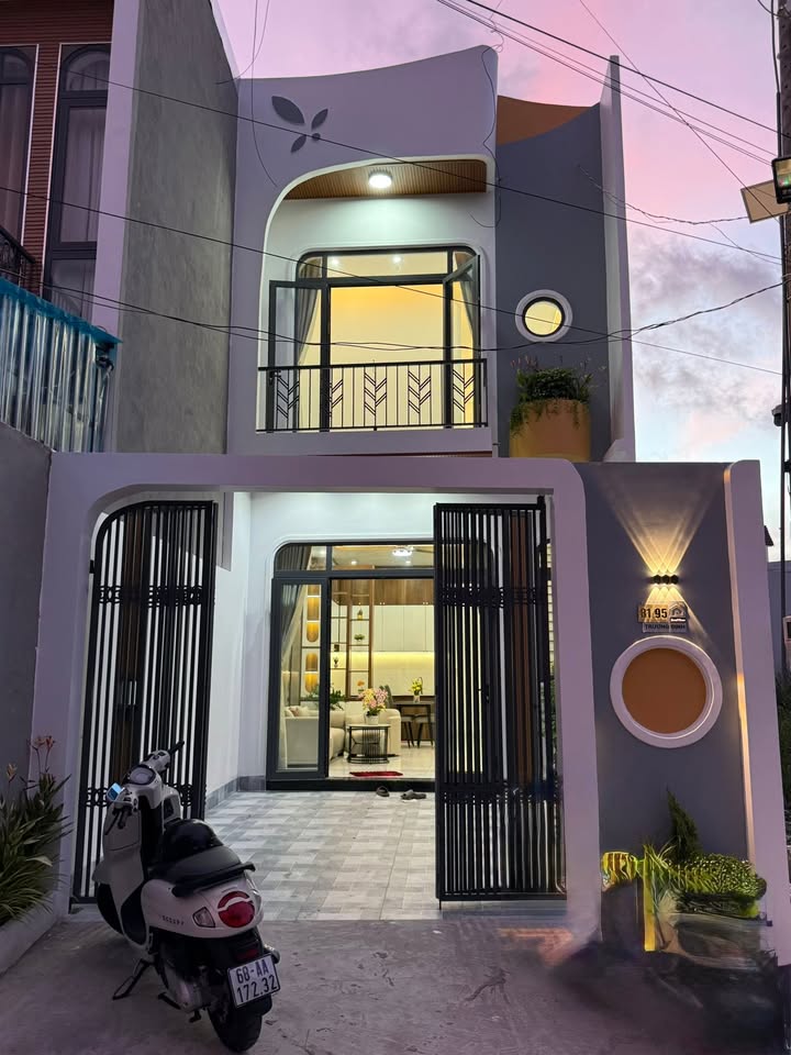 Nhà trệt lầu đường Trương Định, Rạch Giá 102m² giá 1.95 tỷ - Dọn vào ở ngay!