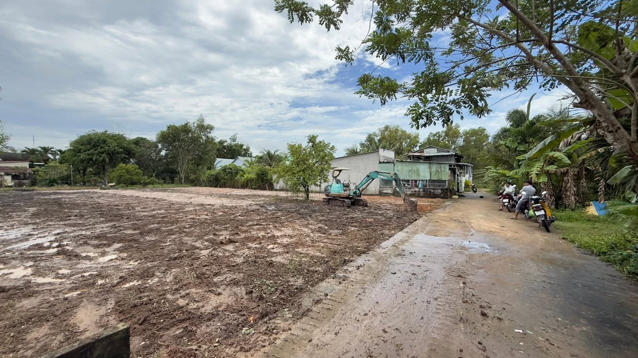 Đất nền Phú Quốc 1.000m² giá 4.3 tỷ - Sổ đỏ chính chủ, tách lô dễ dàng!