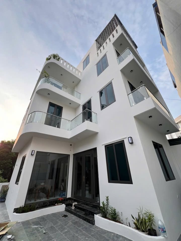 Biệt Thự 90m² phố Lý Sơn, Thượng Thanh, giá 9 tỷ - Nội thất hoàn thiện, vị trí đắc địa!