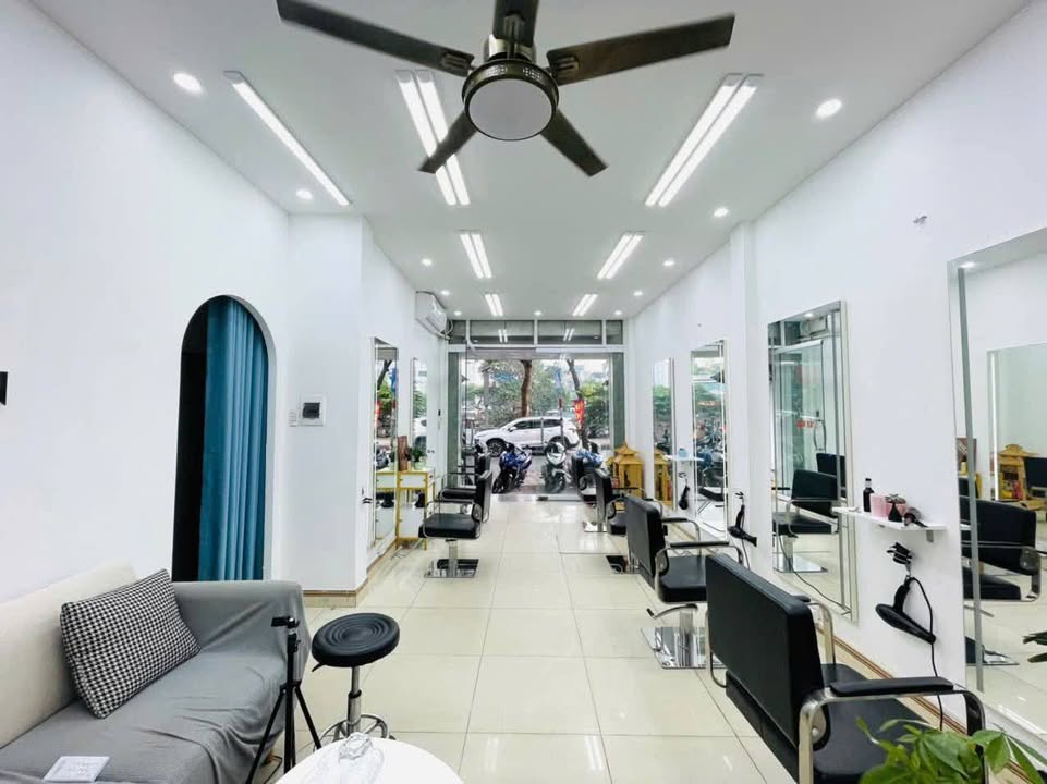 Nhà nguyên căn mặt tiền phố Giáp Nhất 65m² giá 30 triệu - Phù hợp kinh doanh đa dạng!