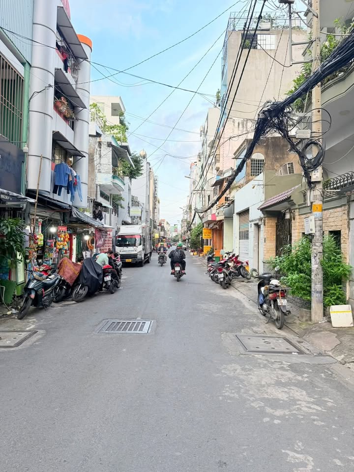 Nhà phố quận 10, hẻm ô tô tải, diện tích 83m² giá 24 tỷ - Giao dịch nhanh chóng!