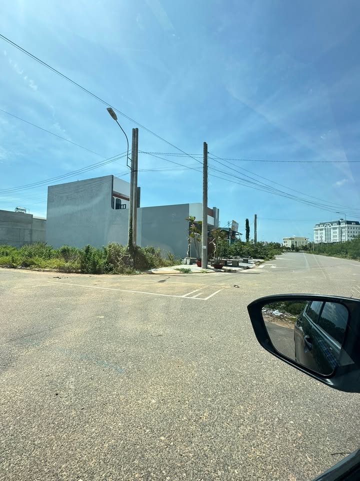 Nhà mặt tiền Châu Văn Liêm nối dài, Phan Thiết 100m² giá 3.2 tỷ - Thiết kế hiện đại, đầy đủ tiện ích!