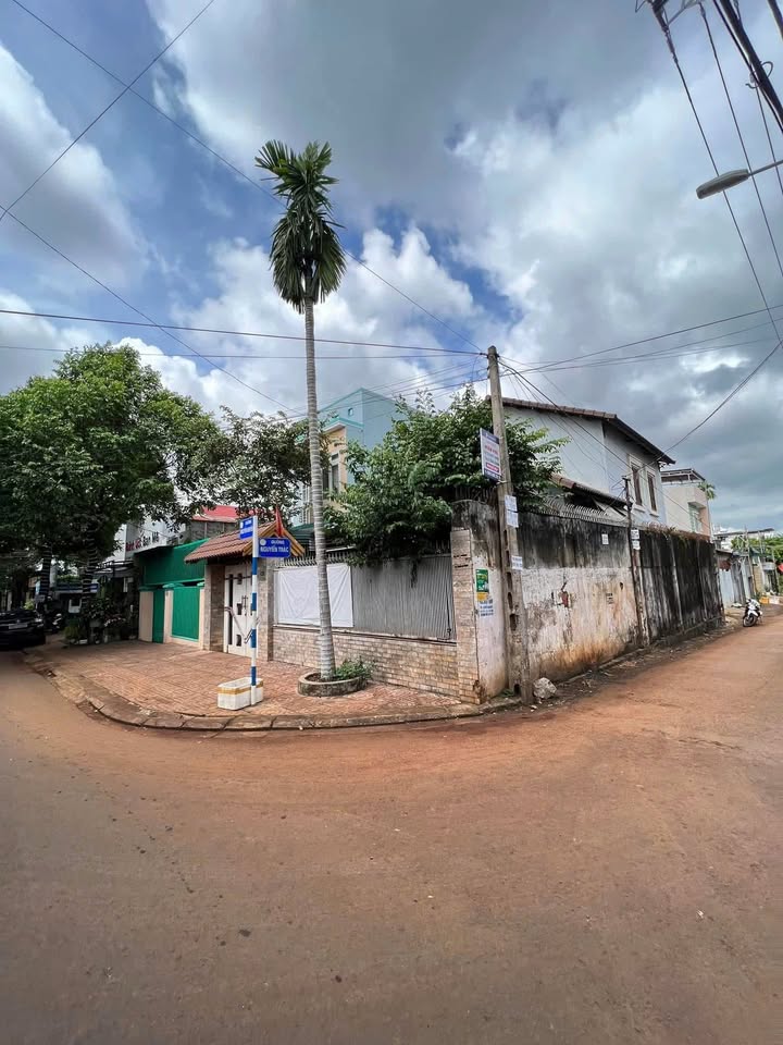 Nhà góc 2 mặt tiền Nguyễn Khuyến, Buôn Ma Thuột 146.16m² giá 8.5 tỷ - Cơ hội đầu tư lý tưởng!
