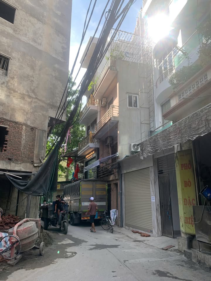 Nhà Mễ Trì 34m² giá thỏa thuận - Kinh doanh sầm uất, ô tô tránh!