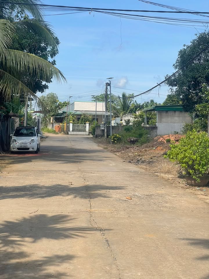 Bán đất nền khu phố 9, huyện Cát Tiên, 330m², giá 700 triệu - Đầu tư sinh lời ngay!