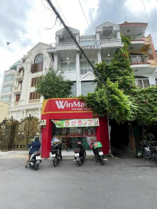 Bán FrontHouse đường Nguyễn Đình Chính, Phú Nhuận, 88m² giá 25.5 tỷ - Đầu tư sinh lời ngay!