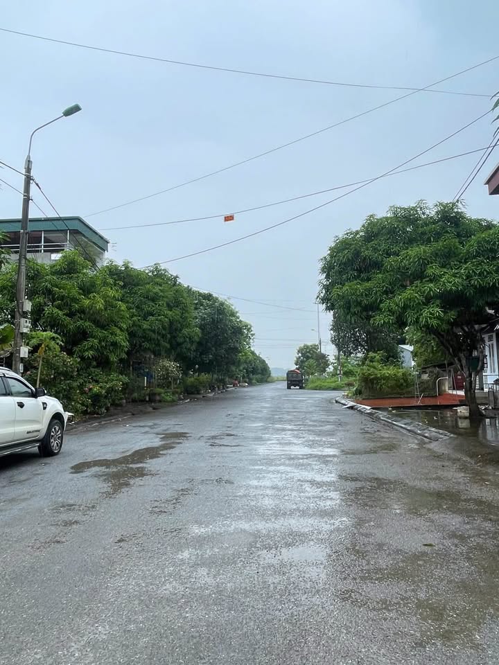 Nhà đẹp Lào Cai 100m² giá 2.58 tỷ - Gần chợ và trường học!