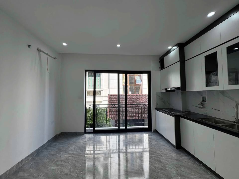 Nhà đẹp Nghi Tàm, Tây Hồ 41m² giá 15 tỷ - Thiết kế hiện đại, đầy đủ nội thất!