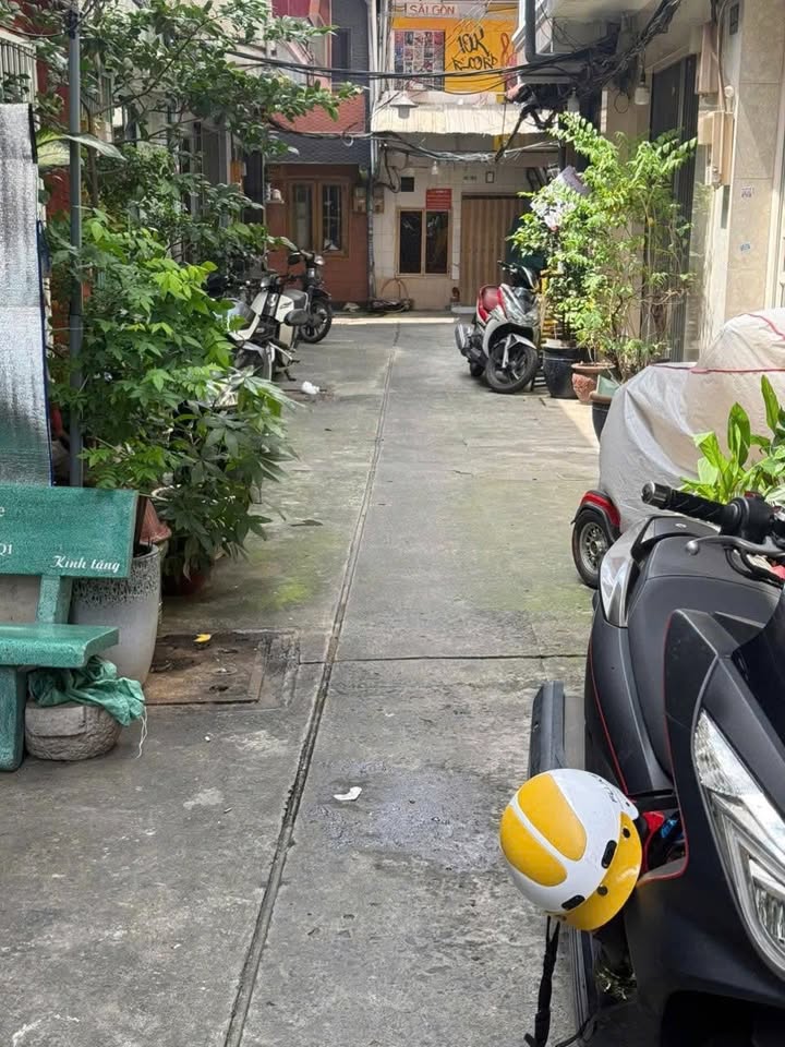 Nhà phố Bến Thành 44m² giá 10 tỷ - Kinh doanh sầm uất, hẻm thông thoáng!