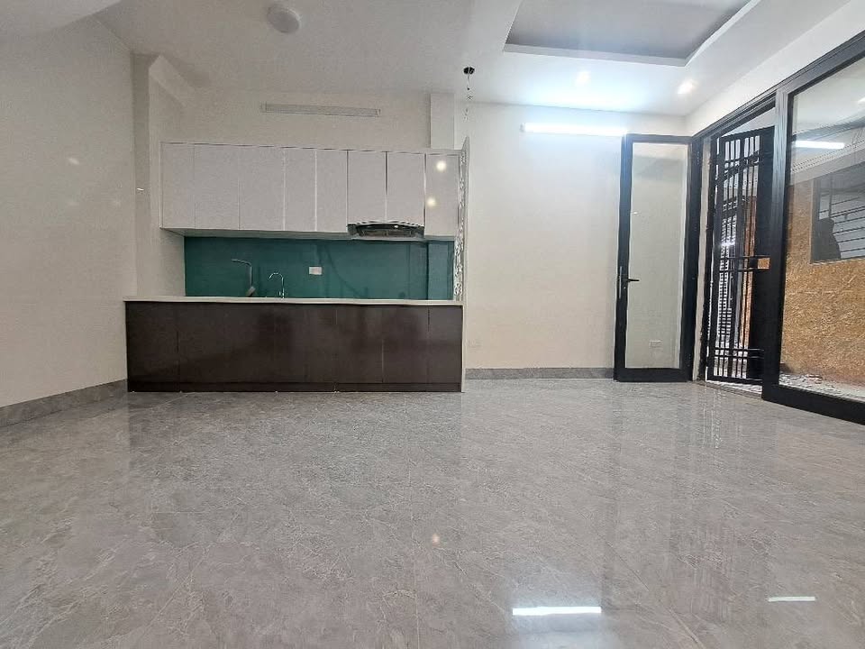 Nhà đẹp phố Nguyễn Trãi, 33m², giá 7 tỷ - Mặt tiền bề thế gần trường học!