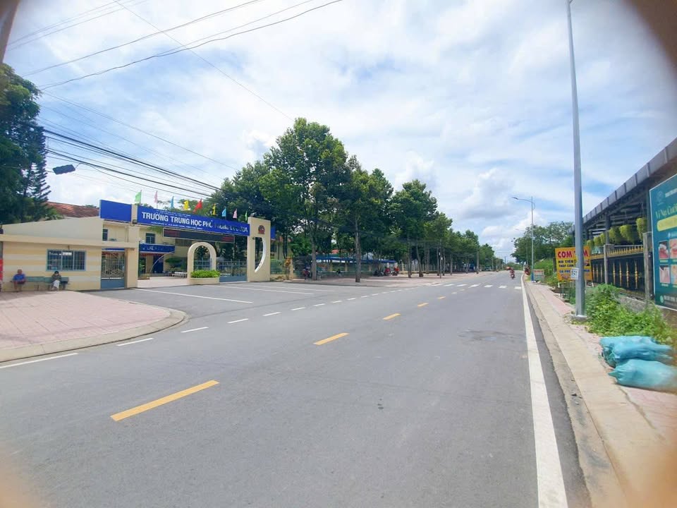 Đất ở đô thị Đức Hòa 195m² giá 1.95 tỷ - Mặt tiền nhựa, sẵn sàng đầu tư!