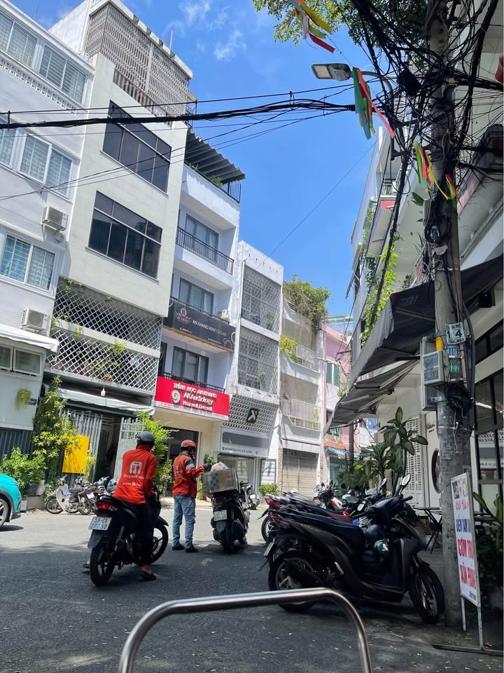 Nhà hẻm 134 Thành Thái Q.10, 68m², giá 20.99 tỷ - Đầu tư sinh lời lý tưởng!