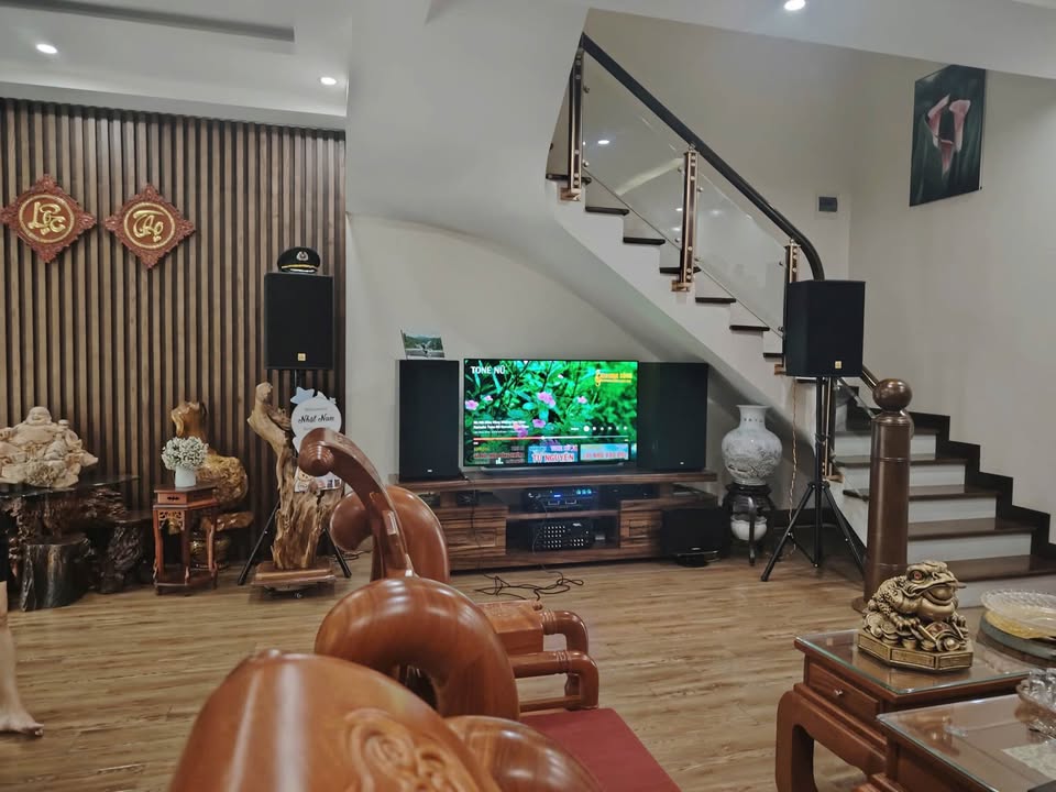 Nhà 4 tầng đường Võ Nguyên Giáp, Lào Cai 144m² giá 9.4 tỷ - Nội thất xịn xò, chính chủ!