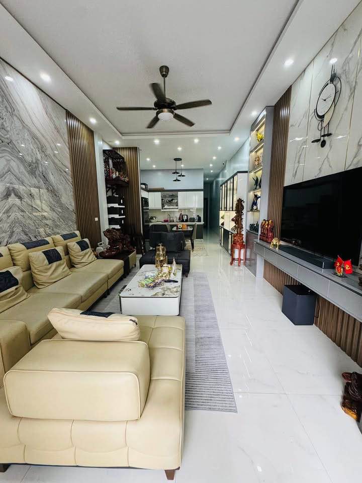 Nhà phố Kim Tân Lào Cai 80m² giá 3 tỷ - Kinh doanh tốt, chính chủ!