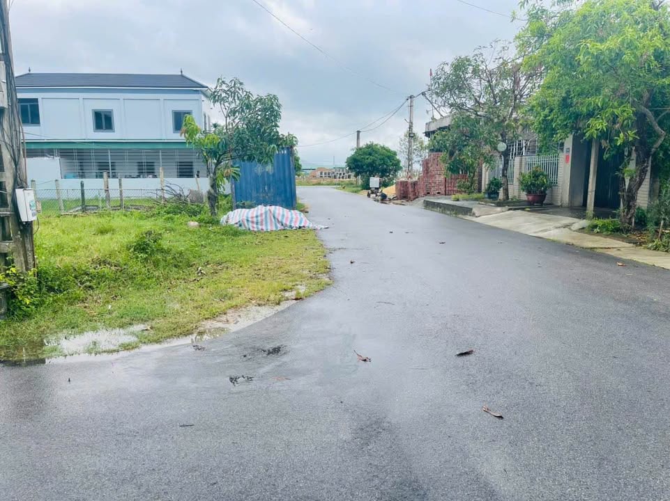 Bán đất thổ cư hai mặt tiền Thúy Hội, Thạch Hưng 198.7m² giá 4.5 tỷ - Cơ hội đầu tư tuyệt vời!