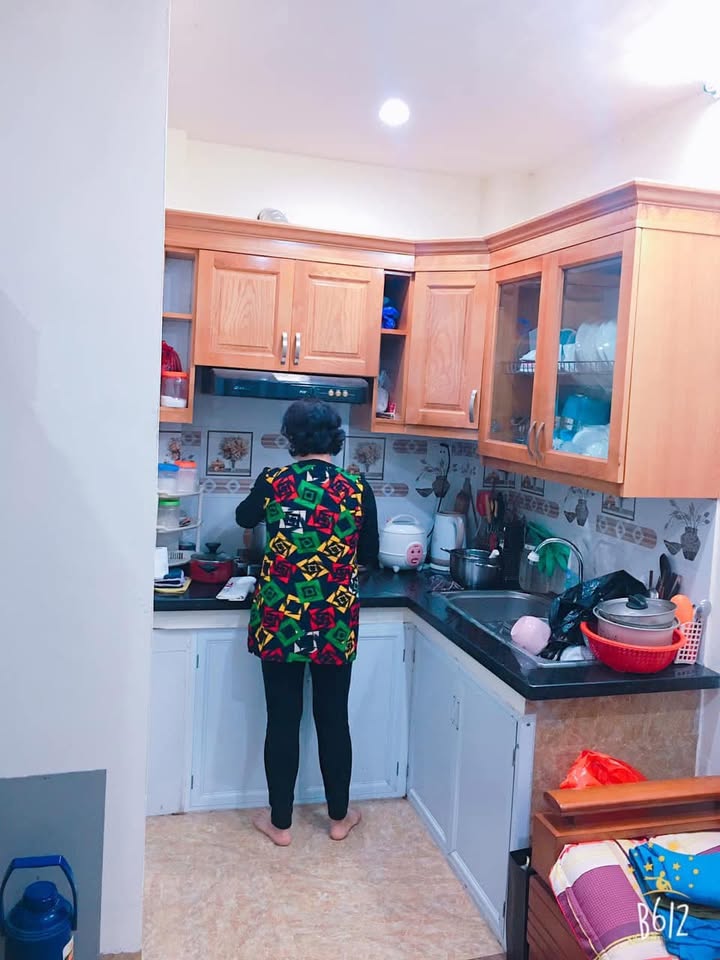 Nhà riêng cho thuê tại Đặng Văn Ngữ, 3 tầng, giá 7 triệu - An ninh tốt, gần trường học!