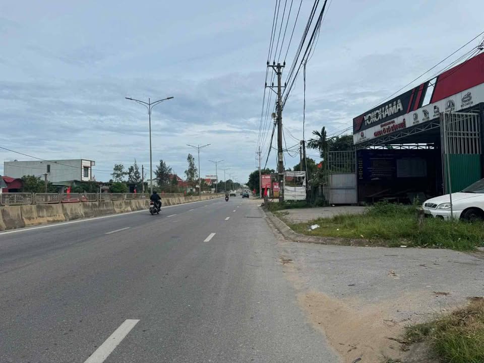 Đất mặt tiền Quốc Lộ 1A, Đồng Hới 300m² giá 3.9 tỷ - Cơ hội đầu tư hấp dẫn!