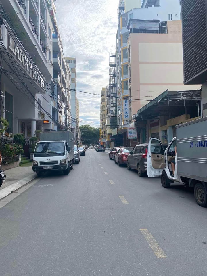 Khách sạn lô góc 105m² tại Nha Trang giá 55 tỷ - Đầu tư sinh lời ngay!